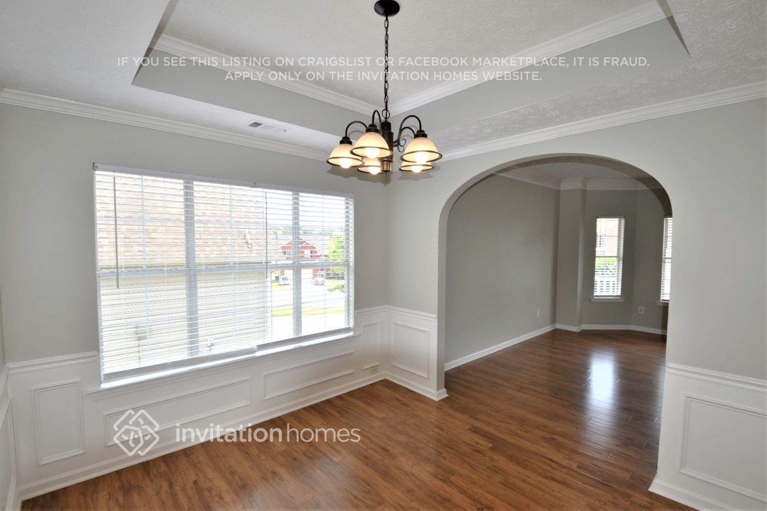 Building Photo - 541 Chaucer Way