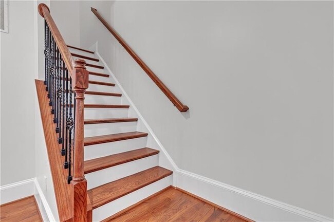 Building Photo - 2762 Durham Dr NE