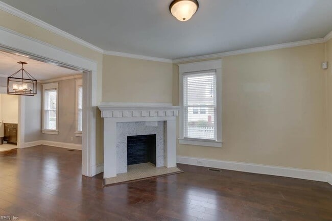 Building Photo - 615 W 34th St