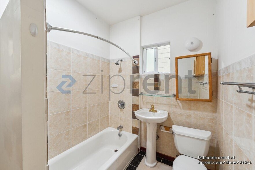 Building Photo - Unit