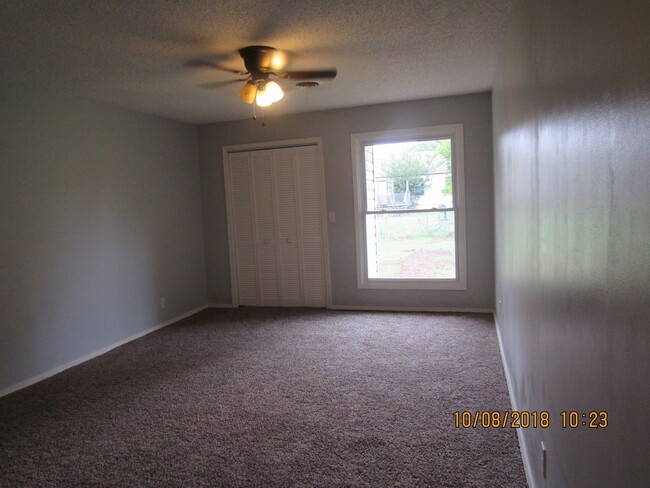 Building Photo - Beautiful Liberty Heights Area