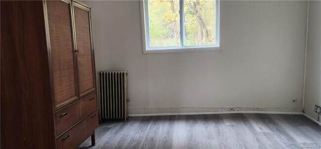 Building Photo - 368 E Broadway