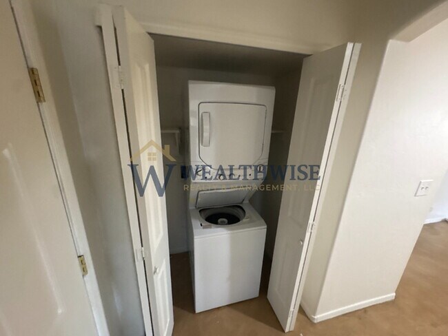 Building Photo - Freshly Remodeled 4 Bedroom 2 Bath Home for Rent 216 E Waverly St, Tucson, AZ 85705 $2400/ Month