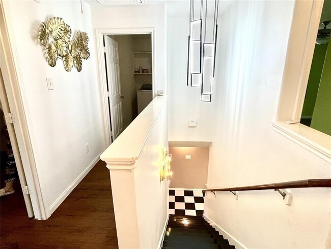 Building Photo - 19111 Canaras Ct