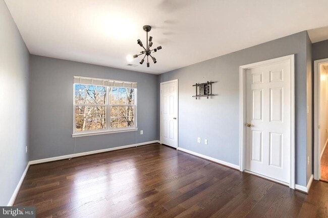 Building Photo - 43258 Meadowood Ct