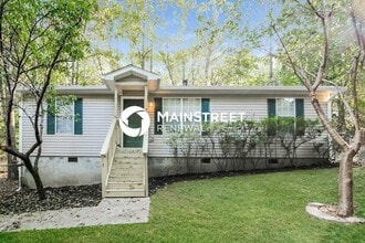 Building Photo - 3 Bedroom Pet-Friendly Home in Hiram, GA with Main Street Renewal
