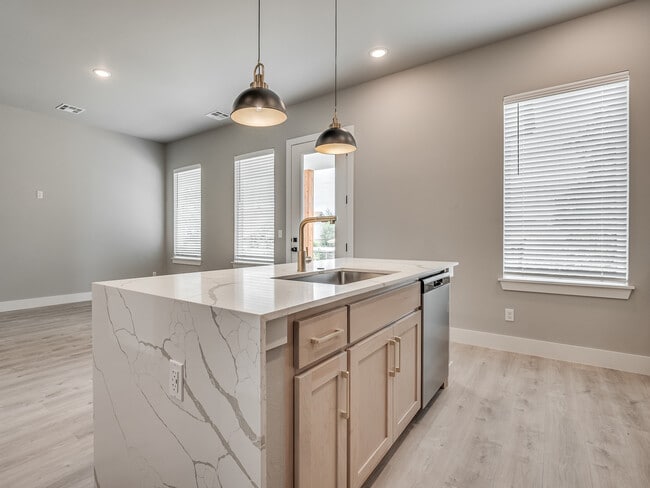 Building Photo - 11329 N Blackwelder Ave