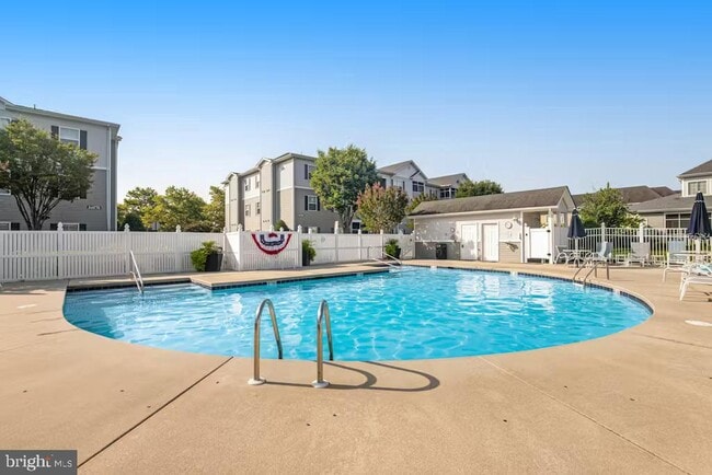 Building Photo - 34670 Villa Cir