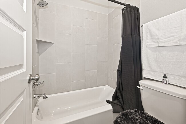 Building Photo - 2806 Sycamore Wood Trce