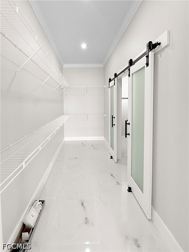 Building Photo - 303 NW 26th Ave