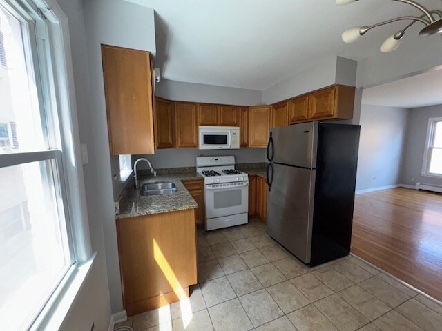 Building Photo - 9781 Ivanhoe Ave