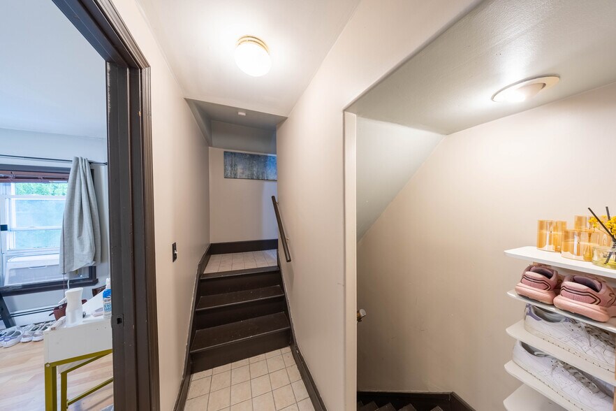 Building Photo - 11 Beecher Ter