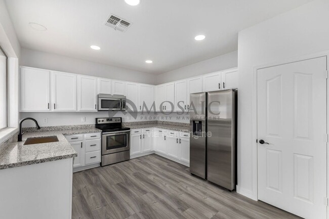 Building Photo - 4287 E Del Rio St