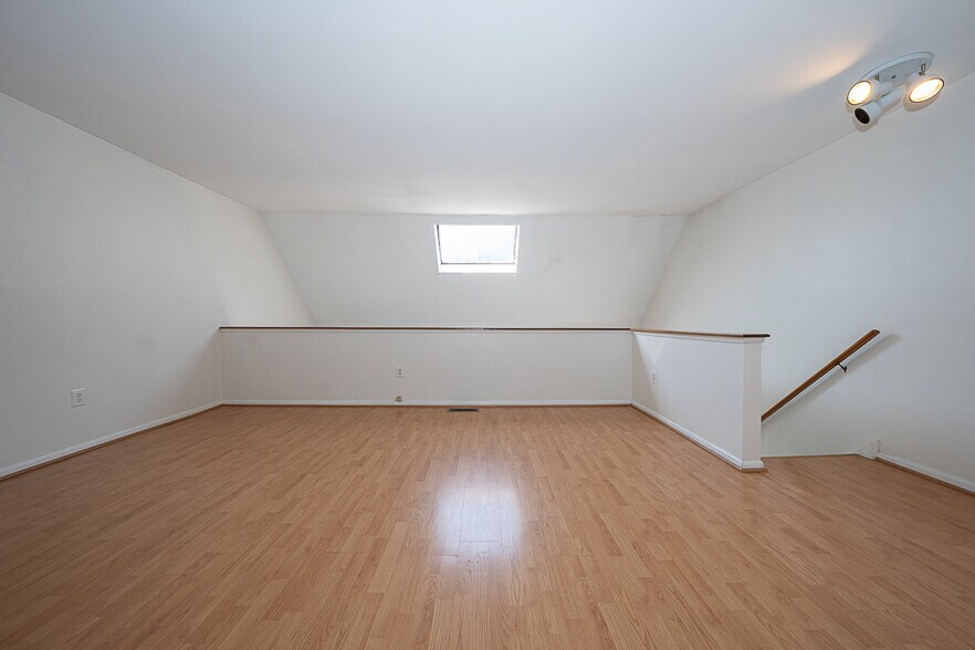 Building Photo - 765 N Ringgold St