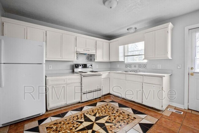 Building Photo - 103 Hubert Dr