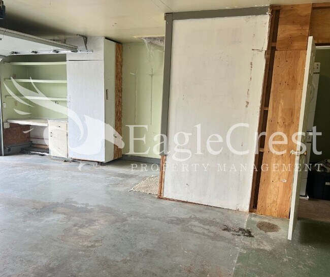 Building Photo - Two Bedroom, One Bathroom House with Fence...