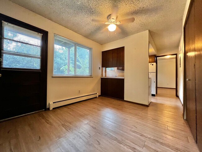 Building Photo - Dartmouth129 (KC-AM)