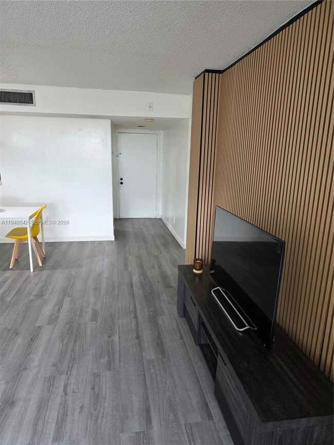 Building Photo - 8065 SW 107th Ave