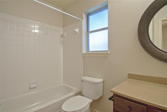 Building Photo - 101 Pecan Vista Ln