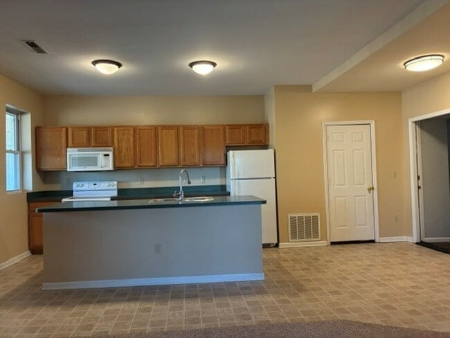 Building Photo - Happy Homes - Tower Park Apts