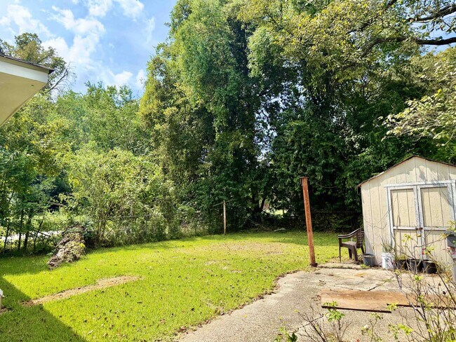 Building Photo - 867 N 39th St
