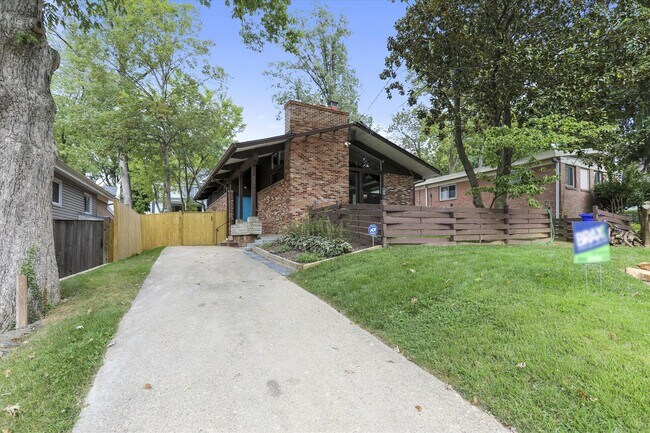 Building Photo - 3/3 Beautiful Contemporary Home in Greenwich Forest