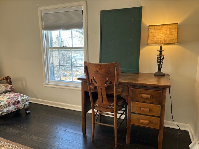 2nd floor Office - 904 S Jordan Ave