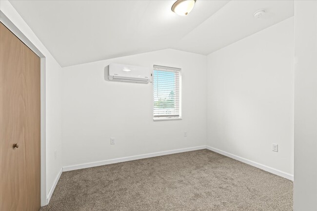 Bedroom 2 - 5640 Trailer Park Dr