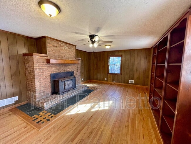 Building Photo - 136 Lacaya Rd