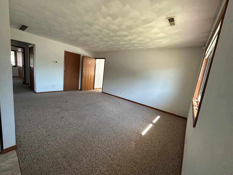 Building Photo - 715 S Canterbury Dr