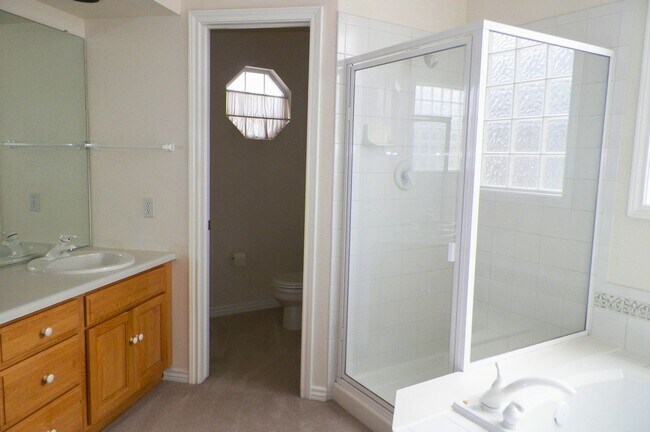 Building Photo - Spacious Ranch Patio Home in Desirable Southridge – Finished Basement & Garage