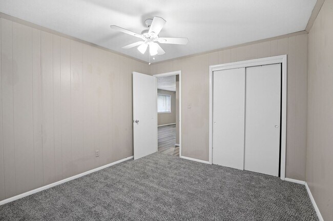 Building Photo - QUAINT 2 Bed, 1 Bath Home in Blue Ridge!!