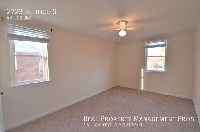 Building Photo - 2723 School St