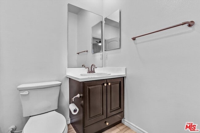 Building Photo - 577 Comet Ave