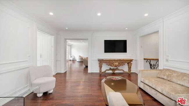 Building Photo - 9887 Carmelita Ave