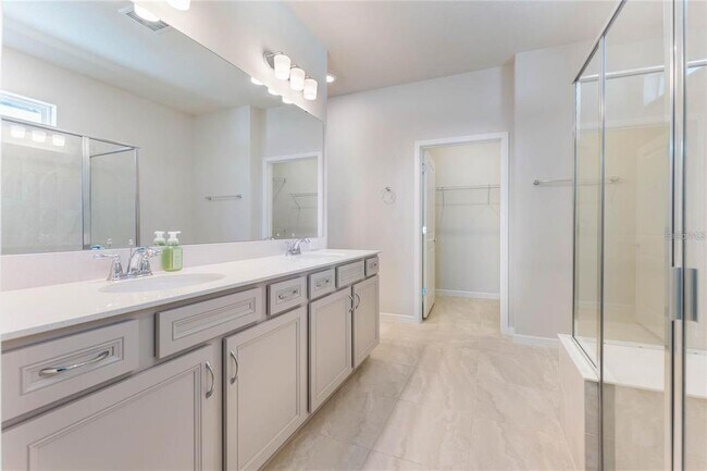 Building Photo - 6403 Shimmering Shrs Ln