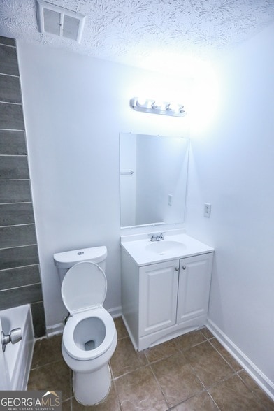 Building Photo - 1967 Singer Way