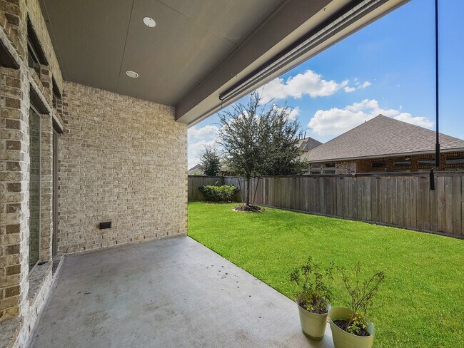 Building Photo - 15039 Montezuma Quail Dr