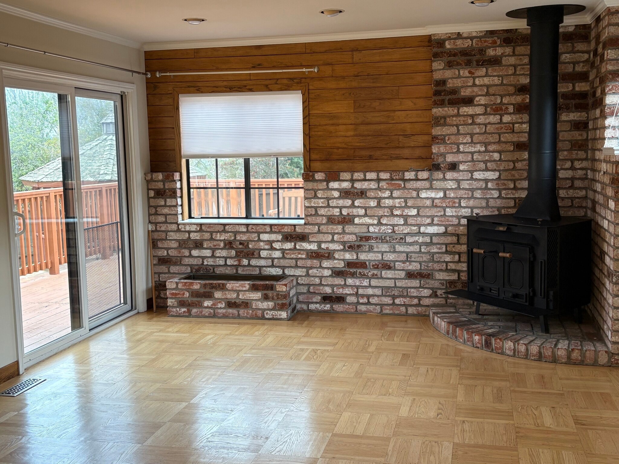 Building Photo - 2219 Hamilton Ave