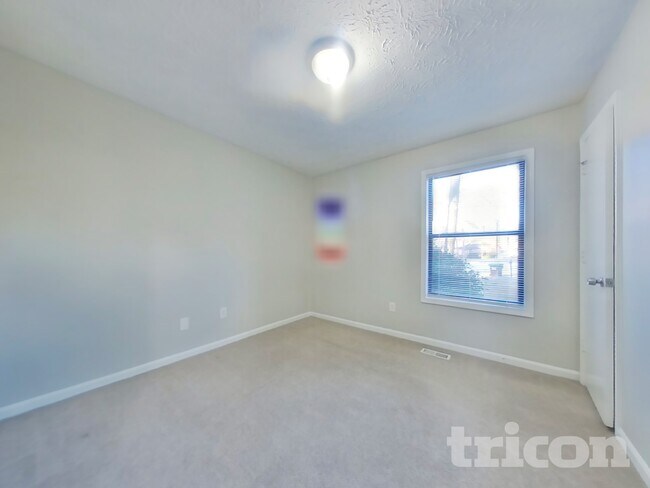 Building Photo - 303 Lowe Ct NW