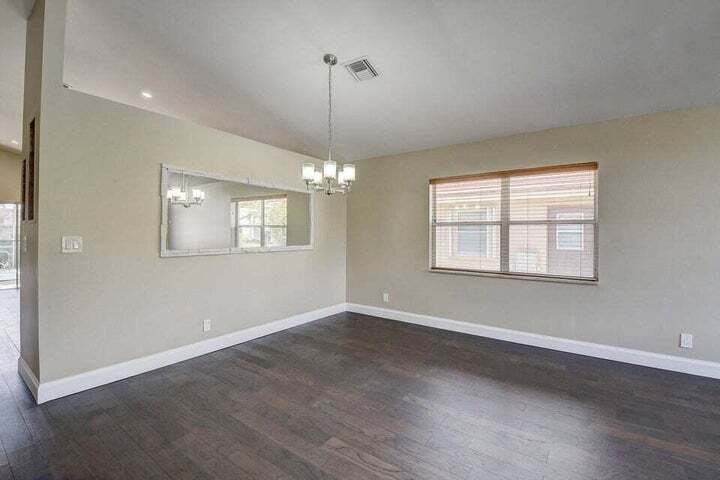 Building Photo - 8561 Tourmaline Blvd