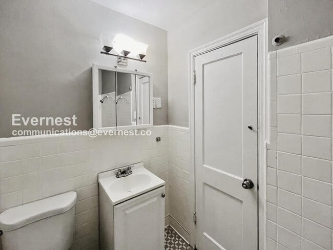 Building Photo - 4551 Manila Dr