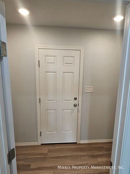 Building Photo - 1637 Wrigley Dr