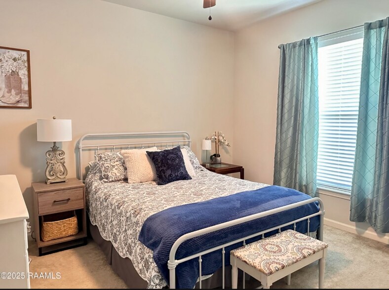 Building Photo - 209 Stanwell Ave