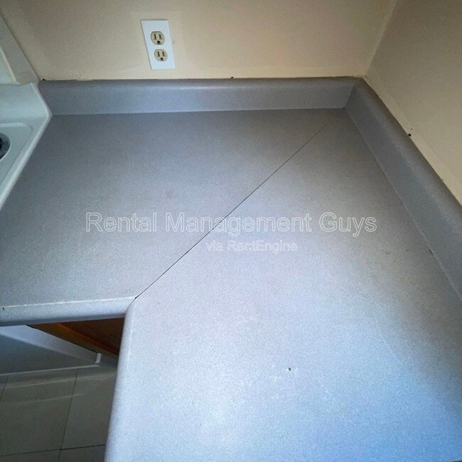 Building Photo - 3319 Longfellow Ave