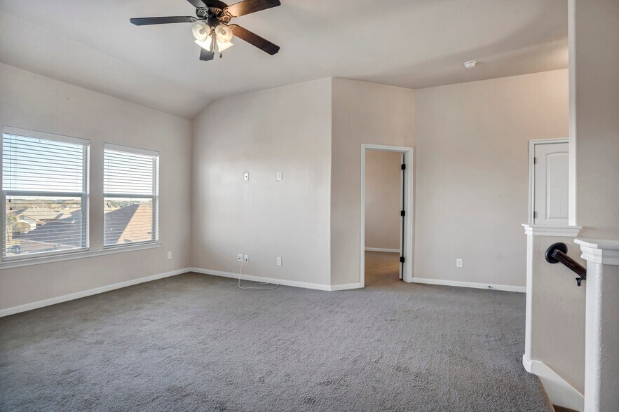 Building Photo - 6900 Deorsam Loop