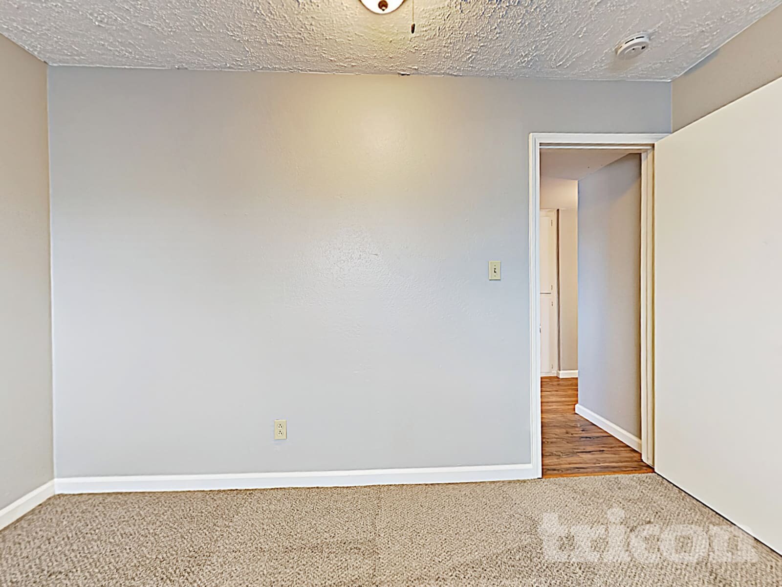 Building Photo - 1901 Georgina Dr