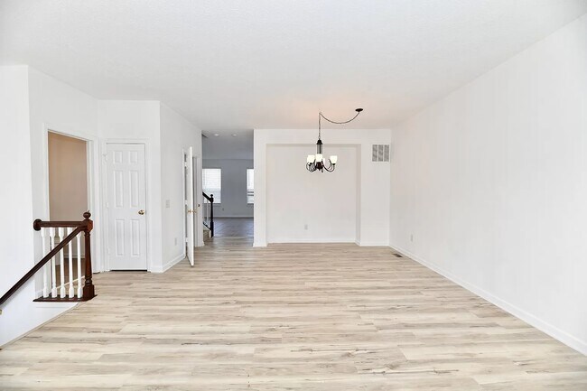 Building Photo - 11888 Esty Way