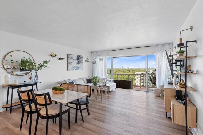 Building Photo - 2451 Brickell Ave