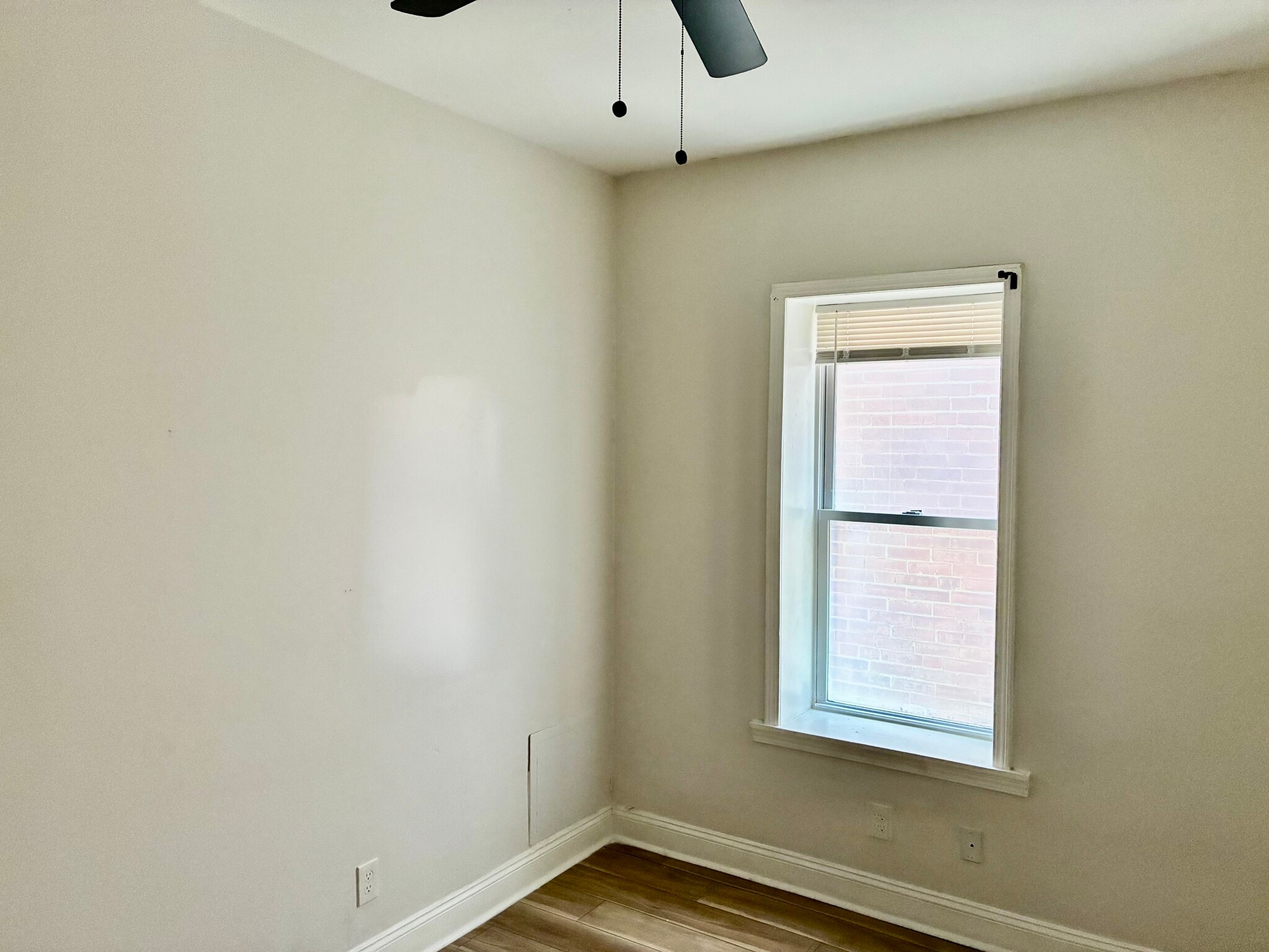 Building Photo - 2747 Armand Pl